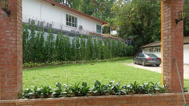 Untuk Disewa - Single storey Bungalow @ bukit tunku kenny hill