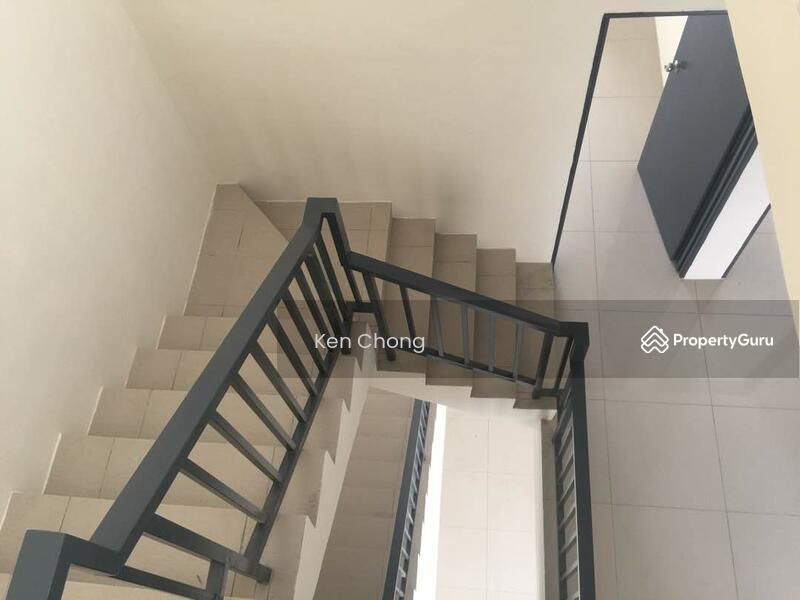 For Sale - Rawang Tin 3sty Terrace House [3033sf] Below Market near KTM