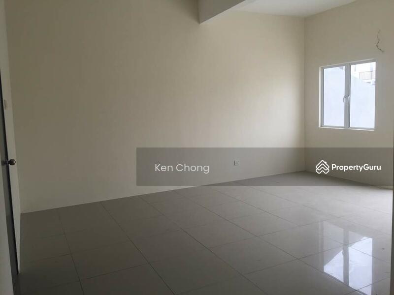 For Sale - Rawang Tin 3sty Terrace House [3033sf] Below Market near KTM