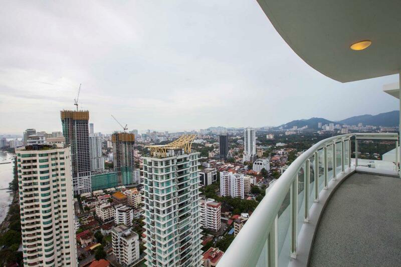 For Sale - Gurney Paragon