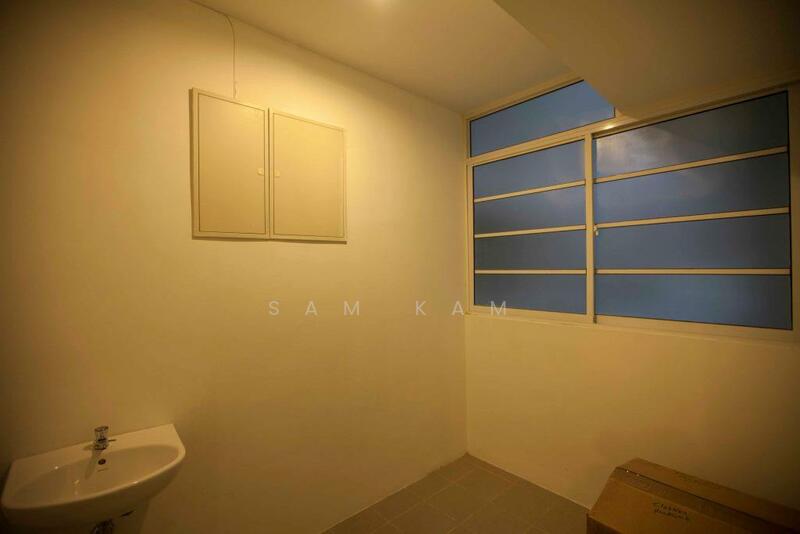 For Sale - Gurney Paragon