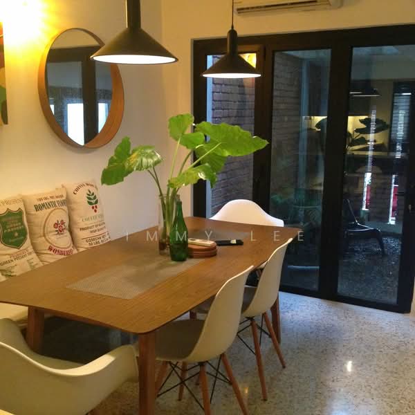 For Rent - Jalan SS 21/56, Damansara Utama, 47400 Petaling Jaya, Selangor, Malaysia