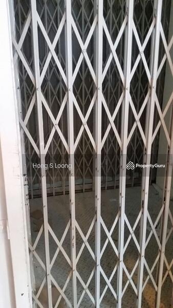 Gate To Goods Lift