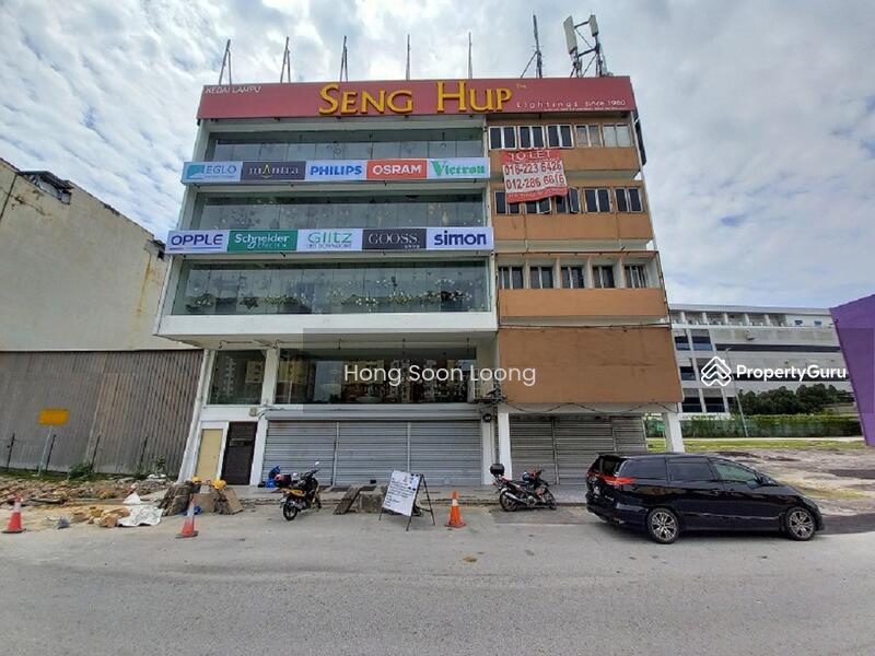 2 Adjoining 5 Level Shop Lot Facing Federal Highway