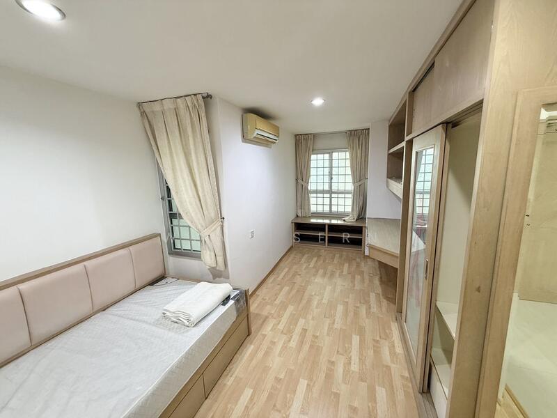 For Rent - University Place (Plaza Ivory)