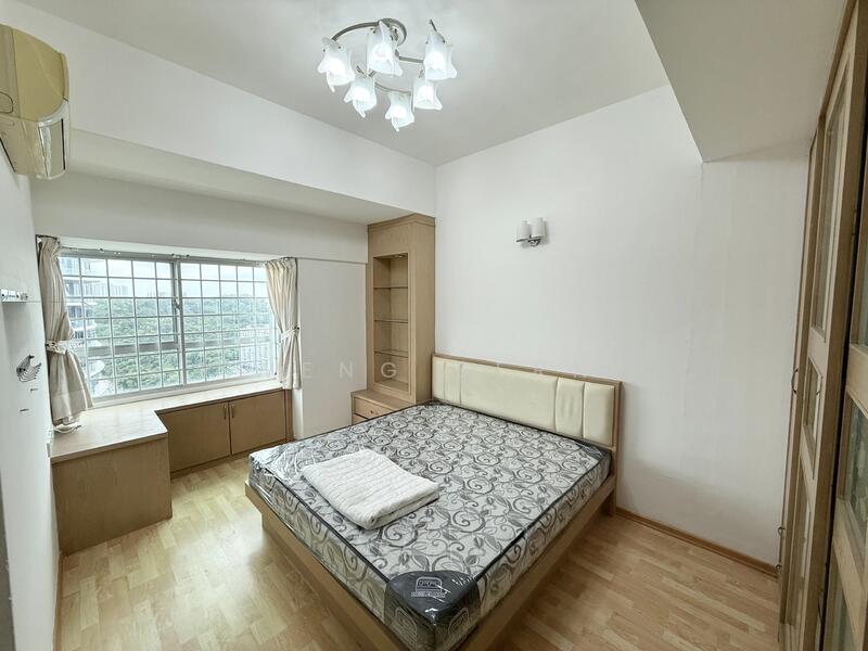 For Rent - University Place (Plaza Ivory)