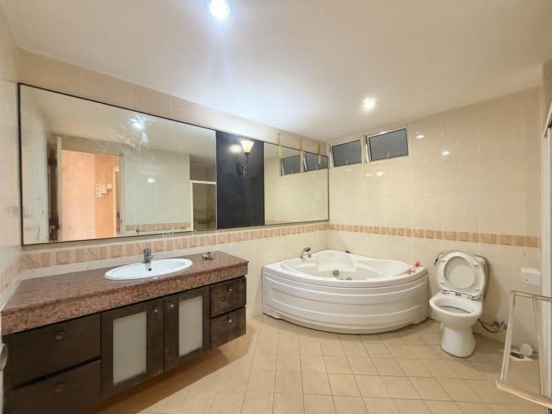Kondominium untuk Disewa di Putra Marine Resort - Weng Sern - Bathroom - PropertyGuru.com.my