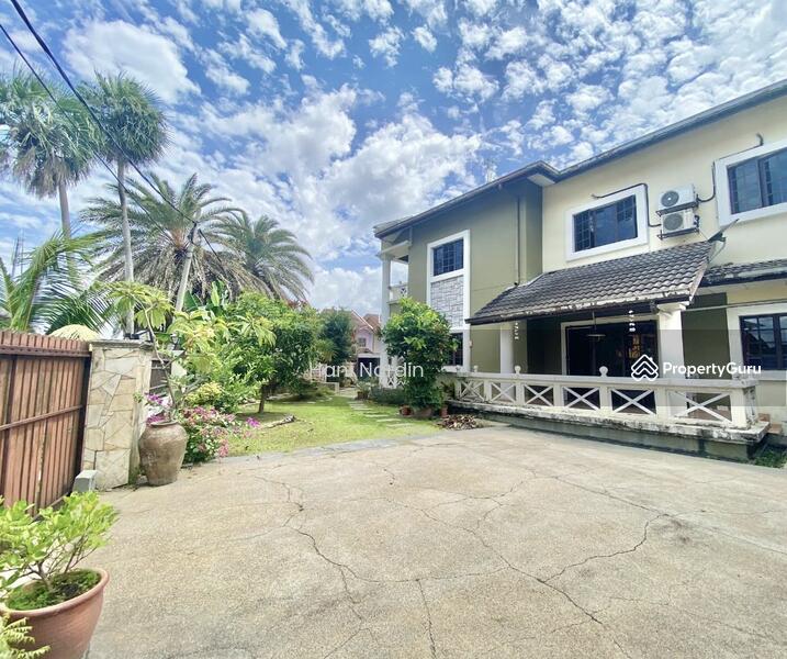 Untuk Dijual - Seksyen 7 Bandar Baru Bangi. Corner Semi-d, with Land