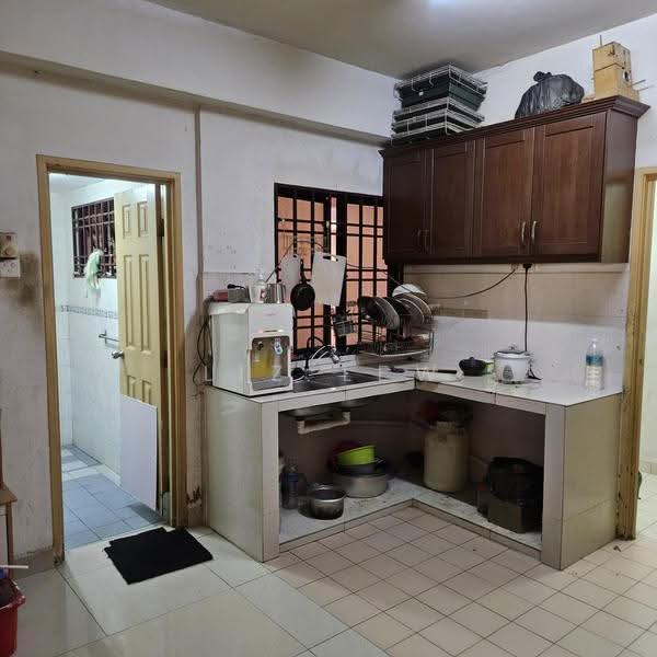 Kediaman Servis untuk Disewa di Pelangi Astana - Liz Lew - Kitchen - PropertyGuru.com.my