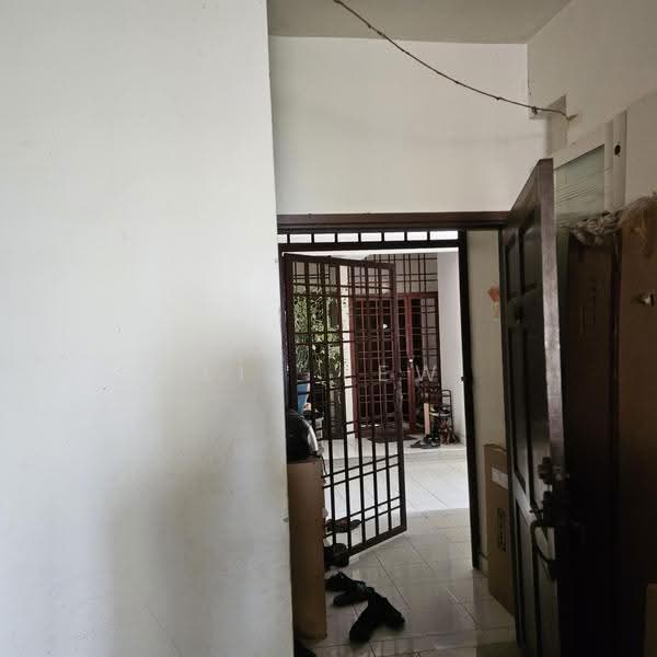 Kediaman Servis untuk Disewa di Pelangi Astana - Liz Lew - Entrance - PropertyGuru.com.my