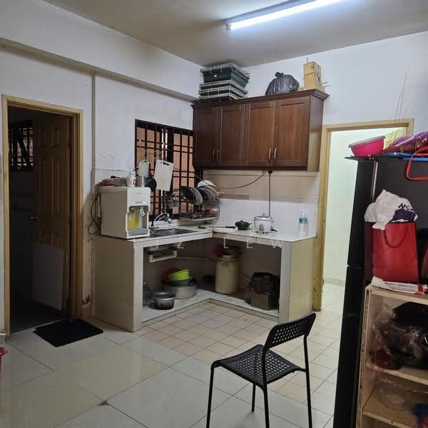 Kediaman Servis untuk Disewa di Pelangi Astana - Liz Lew - Kitchen - PropertyGuru.com.my