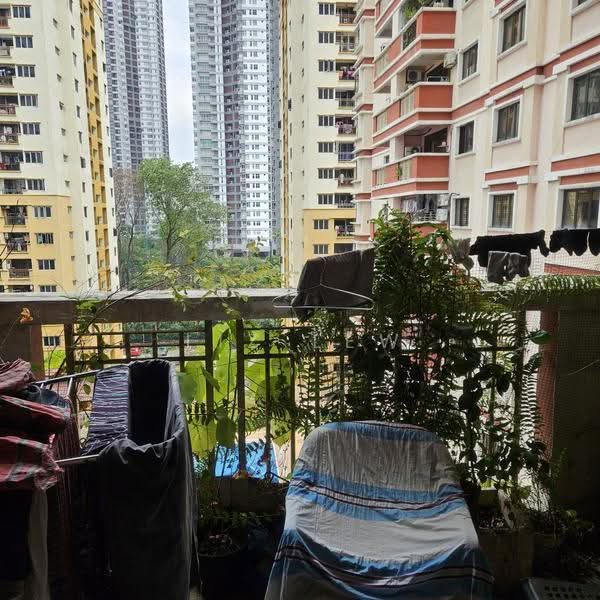 Kediaman Servis untuk Disewa di Pelangi Astana - Liz Lew - Balcony - PropertyGuru.com.my