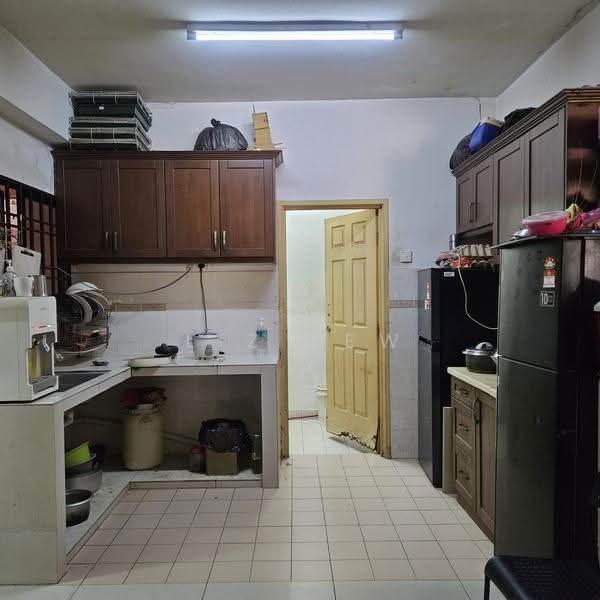 Kediaman Servis untuk Disewa di Pelangi Astana - Liz Lew - Kitchen - PropertyGuru.com.my