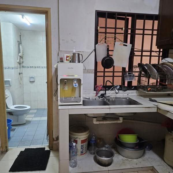Kediaman Servis untuk Disewa di Pelangi Astana - Liz Lew - Bathroom - PropertyGuru.com.my