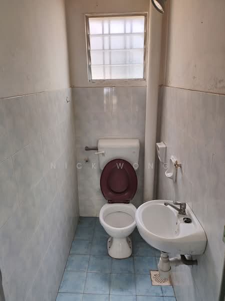 2-storey Terraced House for Rent in Bandar Putra Permai (Seri Kembangan) - Nick Wong - Bathroom - PropertyGuru.com.my