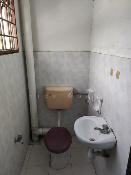 2-storey Terraced House for Rent in Bandar Putra Permai (Seri Kembangan) - Nick Wong - Bathroom - PropertyGuru.com.my
