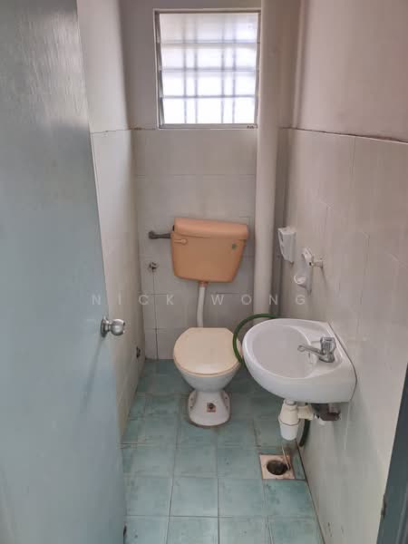 2-storey Terraced House for Rent in Bandar Putra Permai (Seri Kembangan) - Nick Wong - Bathroom - PropertyGuru.com.my