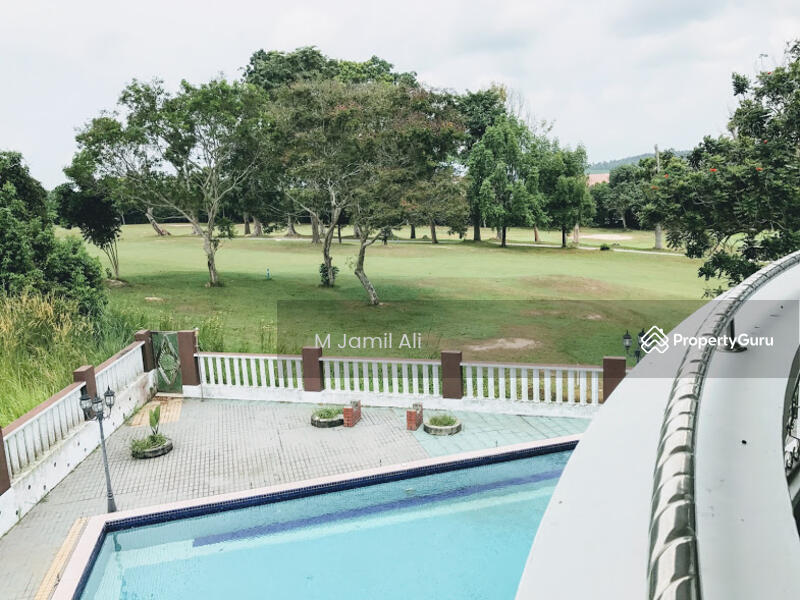 The view from 1st floor Balcony. Golf View