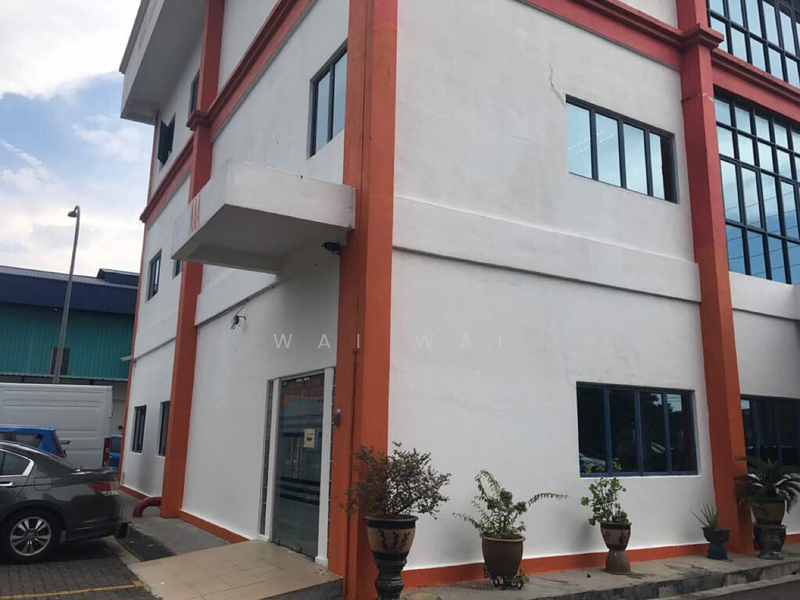 Untuk Dijual - Jalan Raya Tiga,Kawasan Perindustrian Seri Kembangan