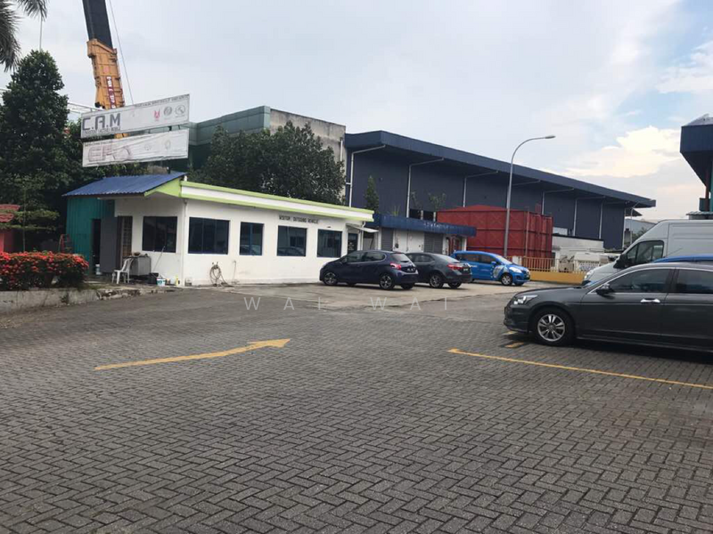 Untuk Dijual - Jalan Raya Tiga,Kawasan Perindustrian Seri Kembangan