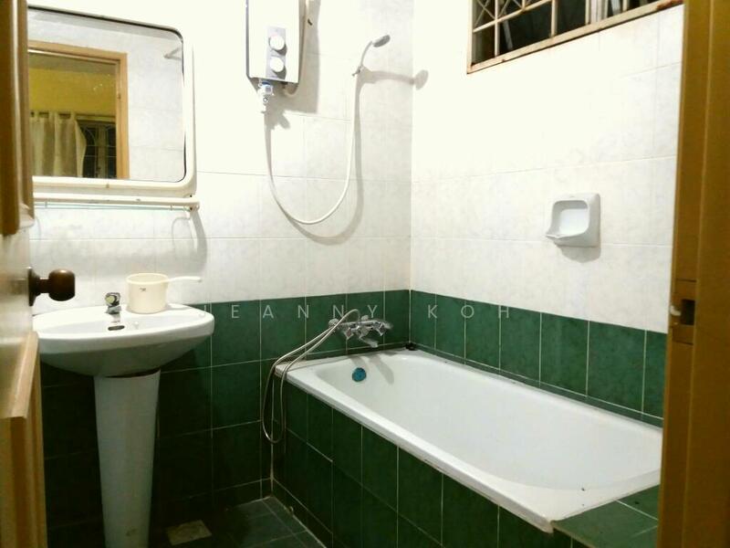 Master Bedroom Bathroom