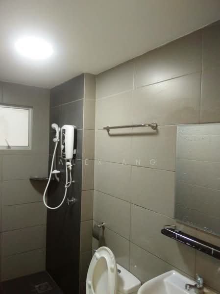 Servis Apartment untuk Disewa di Spring Avenue (Kuchai Damai) - Alex Ang - Bathroom - PropertyGuru.com.my