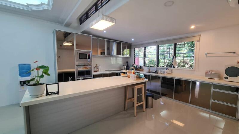Bungalow House untuk Dijual di Ukay Heights (Ampang) - Kristing . - PropertyGuru.com.my