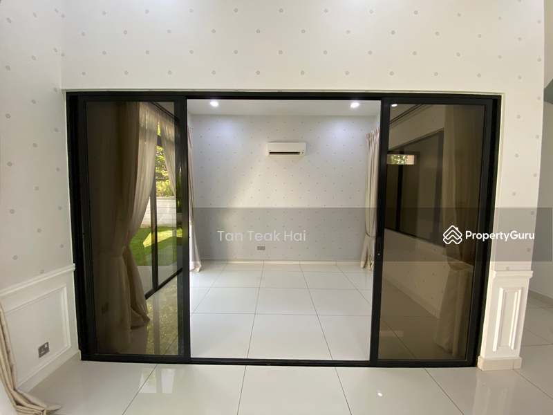 STUDY ROOM