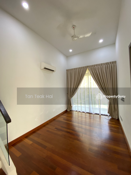 1ST FLOOR LIVING HALL