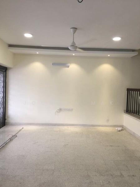 Untuk Disewa - Bangsar 2 sty house 22x75 4R+3B near Bangsar Village walking distance