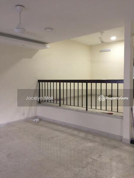 Untuk Disewa - Bangsar 2 sty house 22x75 4R+3B near Bangsar Village walking distance