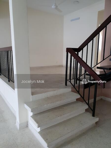 Untuk Disewa - Bangsar 2 sty house 22x75 4R+3B near Bangsar Village walking distance