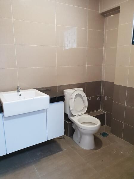 Untuk Disewa - Bangsar 2 sty house 22x75 4R+3B near Bangsar Village walking distance