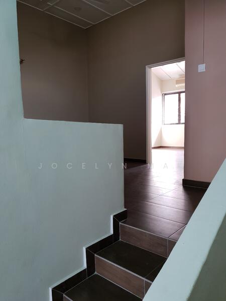 Untuk Disewa - Bangsar 2 sty house 22x75 4R+3B near Bangsar Village walking distance