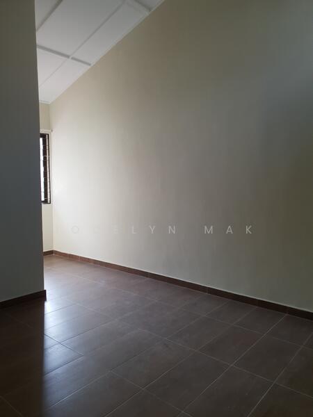Untuk Disewa - Bangsar 2 sty house 22x75 4R+3B near Bangsar Village walking distance