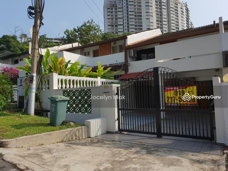 Untuk Disewa - Bangsar 2 sty house 22x75 4R+3B near Bangsar Village walking distance