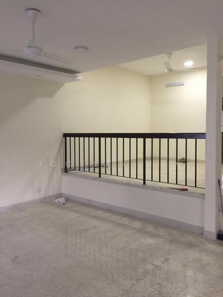 Untuk Disewa - Bangsar 2 sty house 22x75 4R+3B near Bangsar Village walking distance