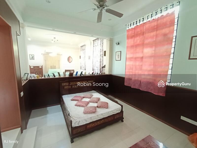 For Sale - Three Storey Bungalow in Bukit Beruang