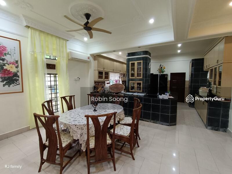 For Sale - Three Storey Bungalow in Bukit Beruang