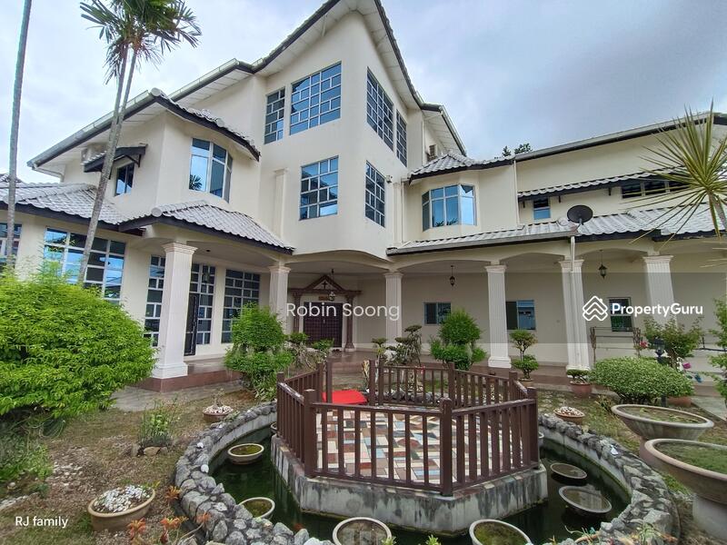 For Sale - Three Storey Bungalow in Bukit Beruang