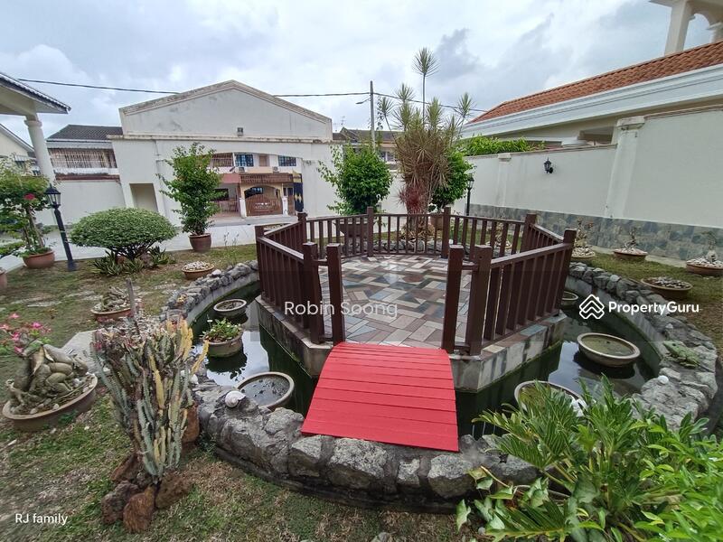 For Sale - Three Storey Bungalow in Bukit Beruang