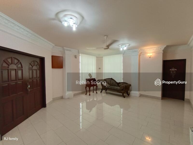 For Sale - Three Storey Bungalow in Bukit Beruang