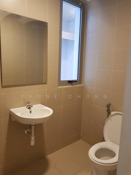 3.5-storey Terraced House for Rent in KL City Centre (Kuala Lumpur) - Yvone Chong - maid toilet - PropertyGuru.com.my