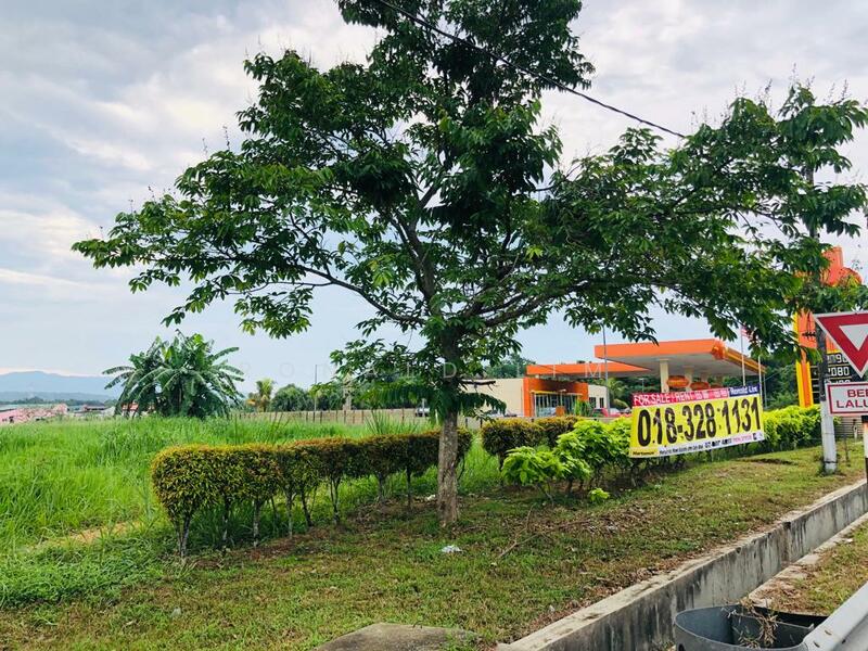 Untuk Dijual - Land for sale: Senai Commercial Land