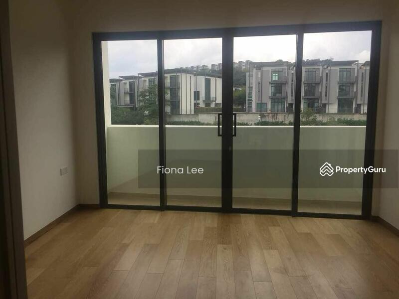 For Sale - plaza arkadia