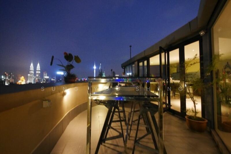 Balcony with outdoor dining & Magnificent City View
