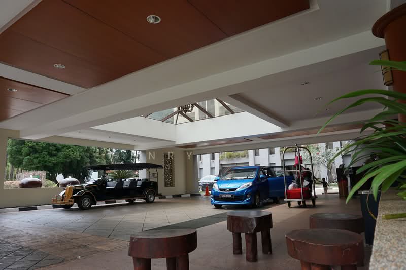 Apartment for Sale at Cinta Ayu Resort (Pulai Spring) - Henry Hooi - Lobby Area - Drop Off - PropertyGuru.com.my