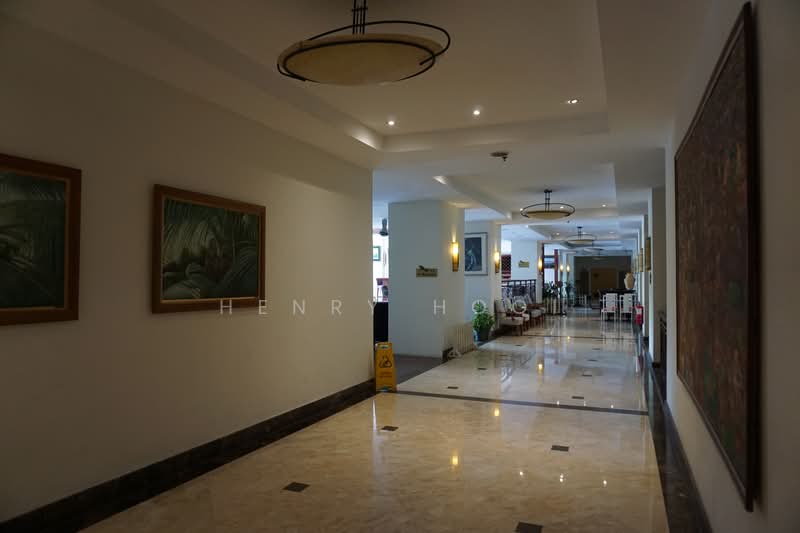 Apartment for Sale at Cinta Ayu Resort (Pulai Spring) - Henry Hooi - Level 2 - walkway - PropertyGuru.com.my