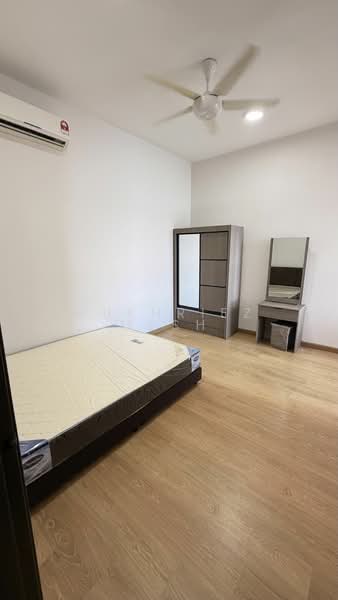 Condominium for Rent at Lovell @ Country Garden Danga Bay - Mukhriez Mesh - PropertyGuru.com.my