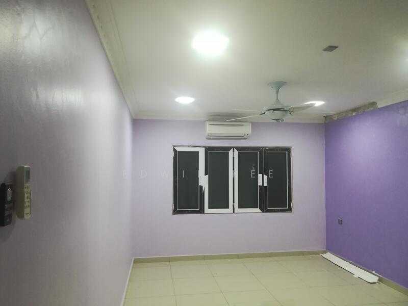 Untuk Dijual - 2 STOREY TERRACE ( SIZE : 30' X 70 ' ) @ TAMAN TANJUNG PHASE 3 LUKUT P. DICKSON ( FULLY RENOVATED )